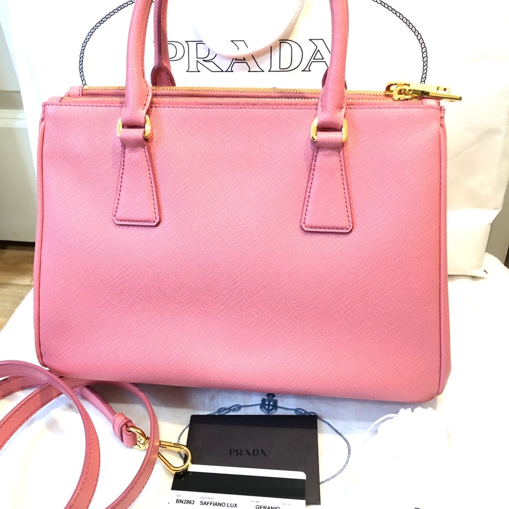 💕💕Prada bag💕💕 - Picture 2 of 10